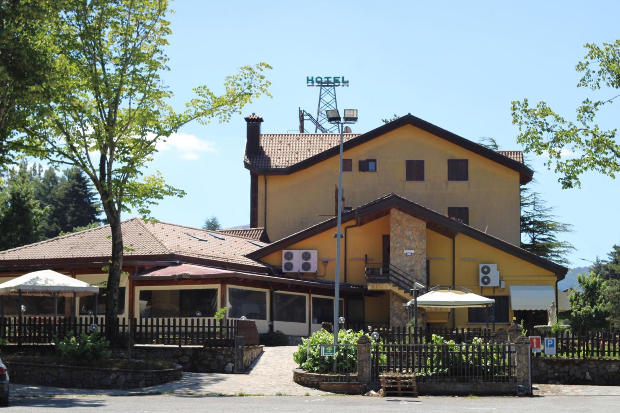 Regina Hotel Pollino مورانو كالابرو المظهر الخارجي الصورة